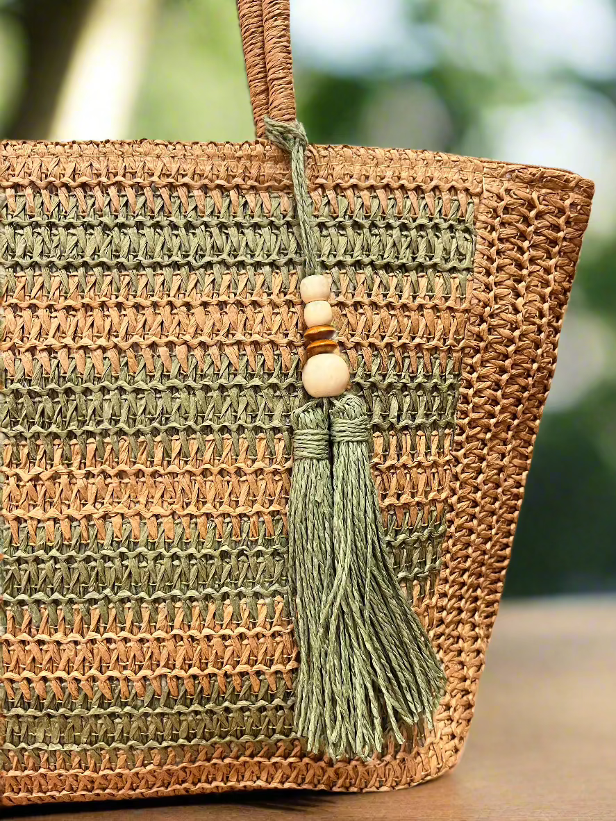 "Eco-Friendly Multicolor Straw Tote – Vibrant & Stylish Shoulder Bag for Any Occasion! front view
