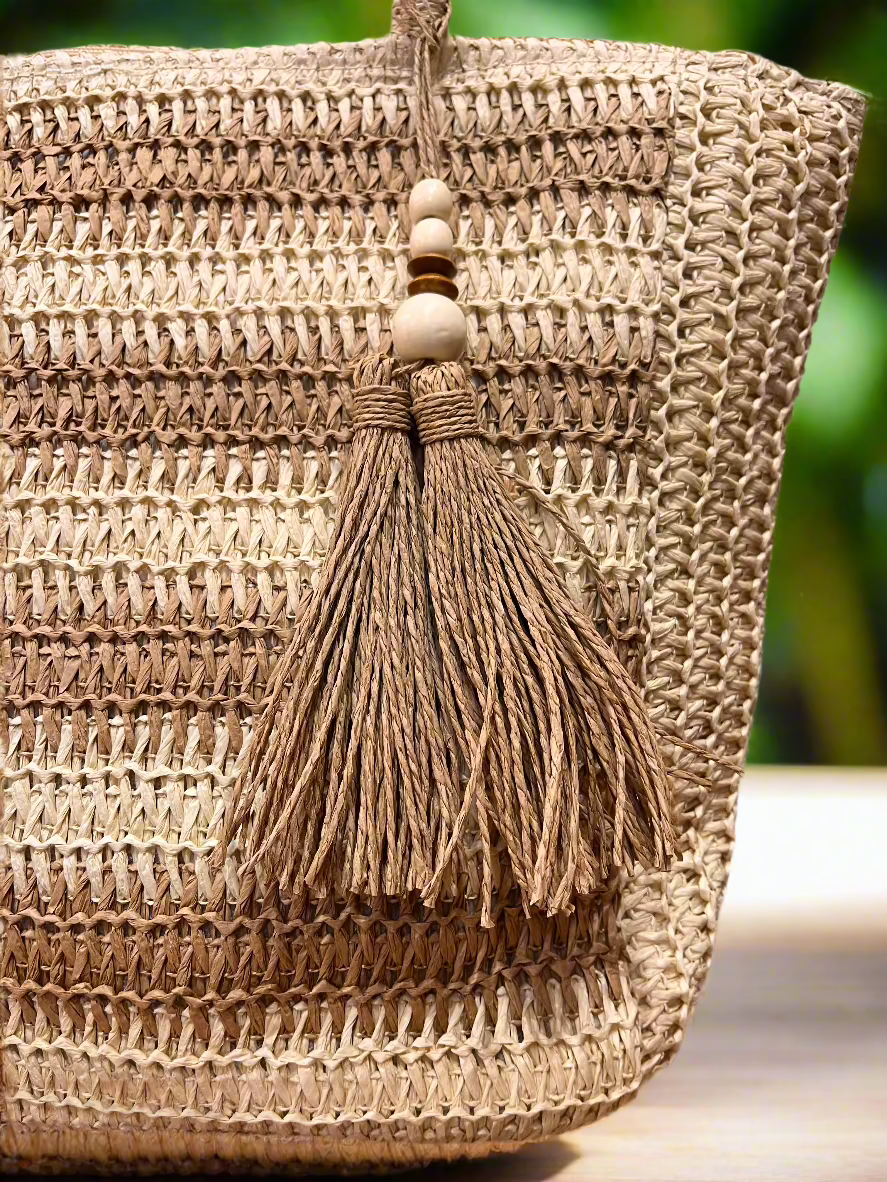 Straw Tote Shoulder Bag – Handmade, Eco-Friendly & Perfect for Summer! close-up view