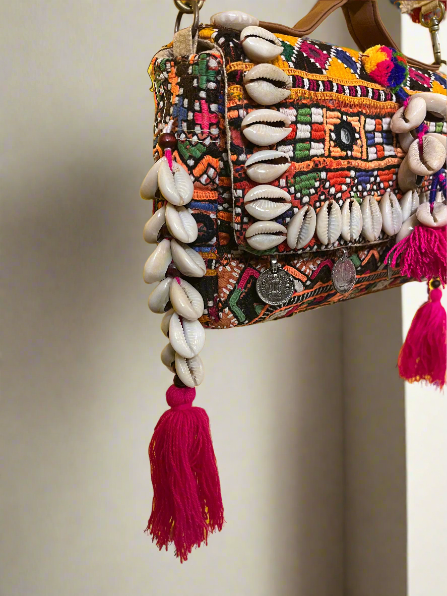Vintage Design Banjara Sling Bag - The Ethnic Indian Store